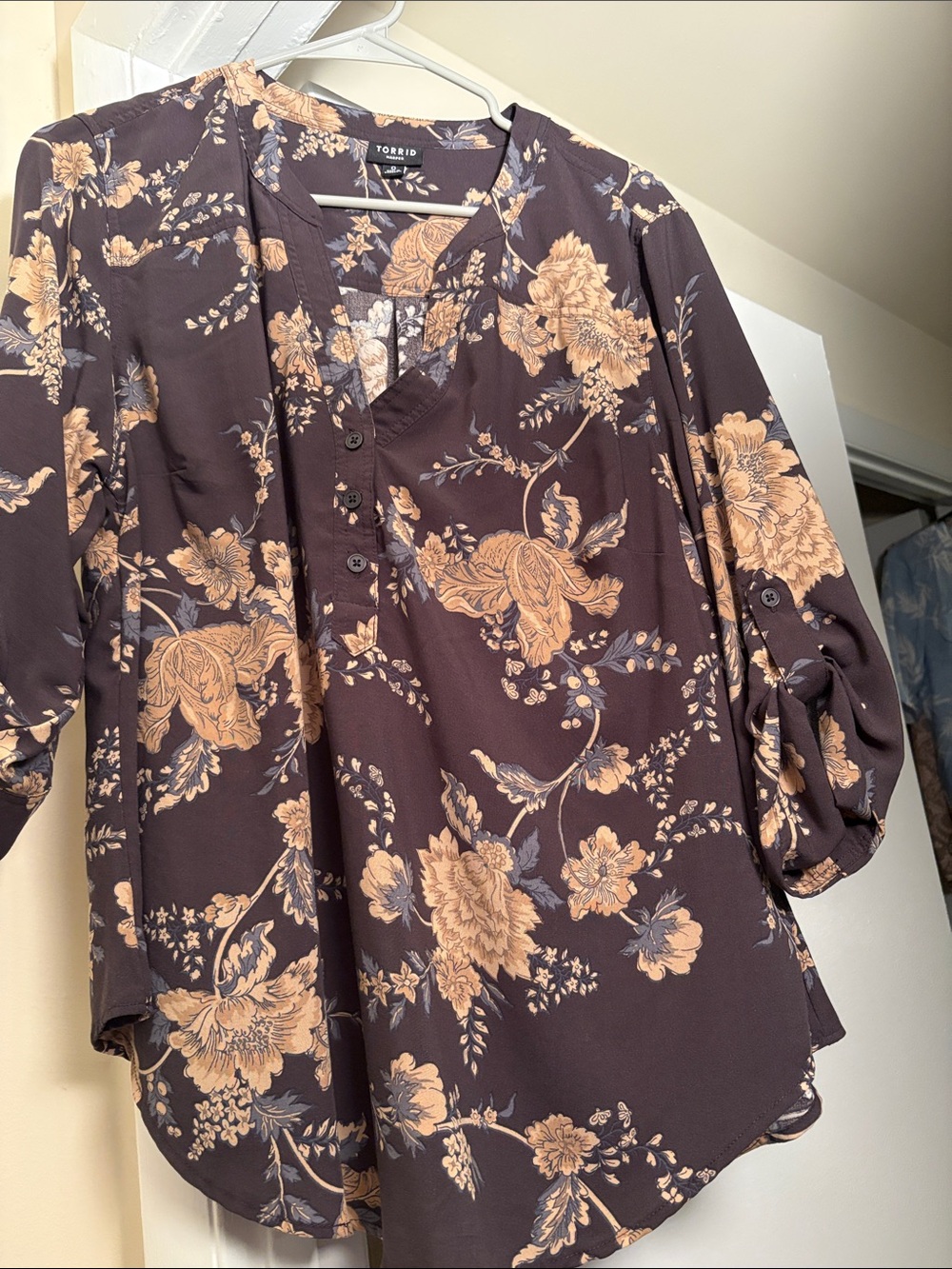 torrid Brown Floral Button-Front V-Neck Tunic with Peach Blooms